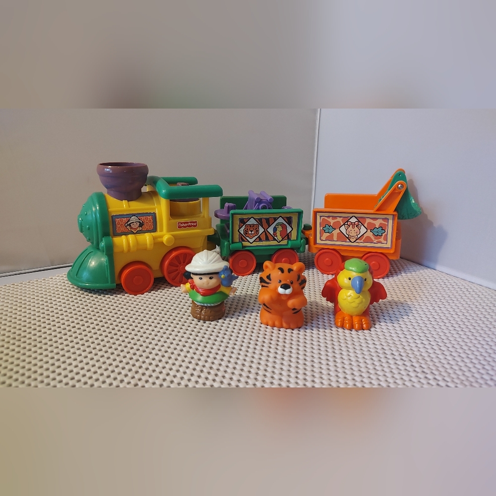 Fisher Price Little People Musical Zoo Train & 3 Figures Toy